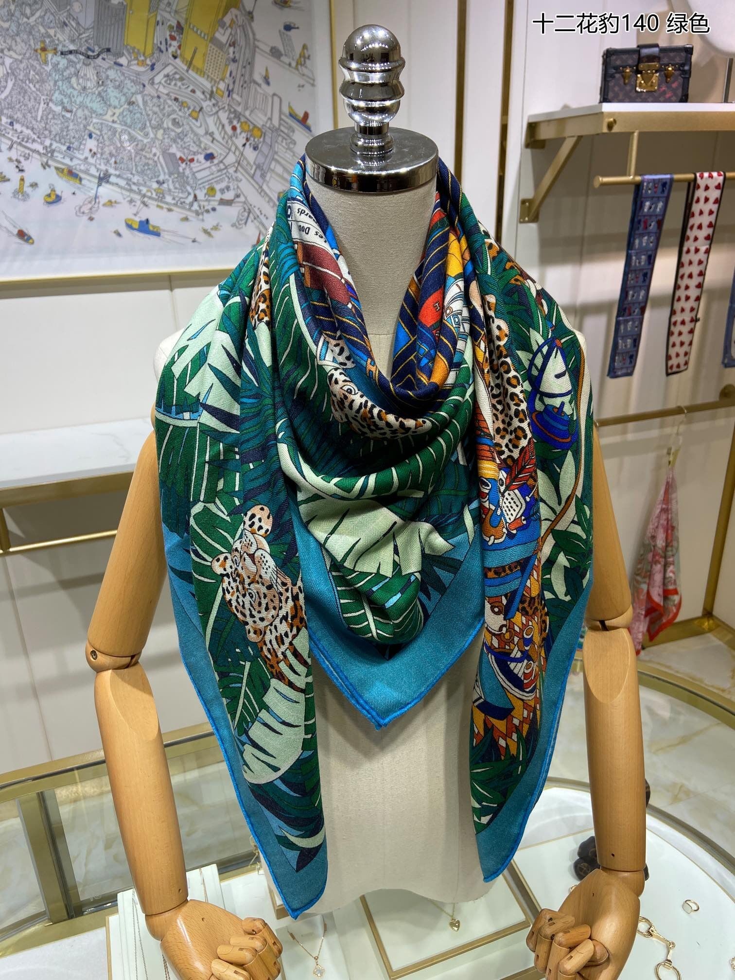 Top Hermes Caban Les tresors d'un Artiste Silk Scarf HT00616